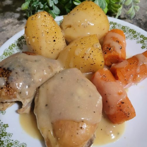 Easy Chicken Gravy Recipe - The Four Acre Farm