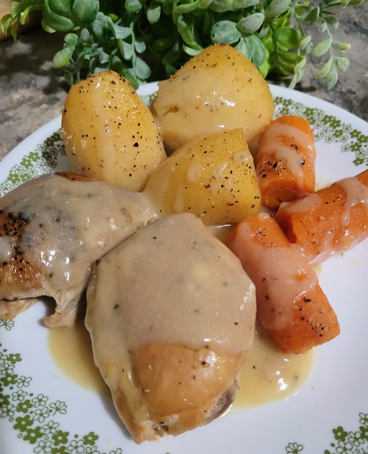 Easy Chicken Gravy Recipe - The Four Acre Farm